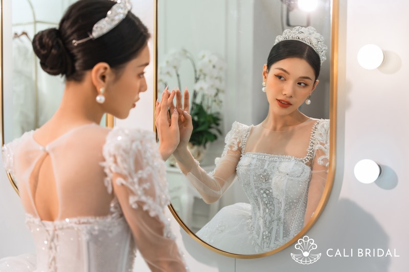 Bộ sưu tập Váy cưới Thu Đông 2019  SELENELION  Swan Bridal