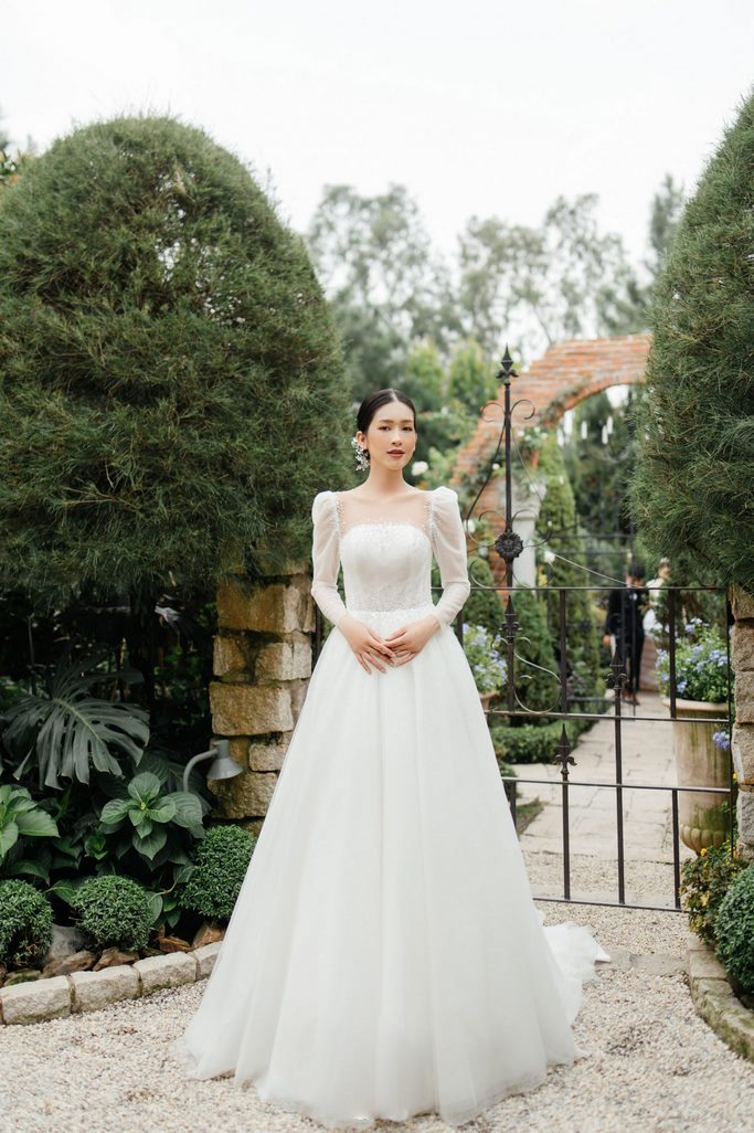 O cổ đám cưới dài tay gowns cho cô dâu đẹp REN THÊU váy cưới sang trọng |  Lazada.vn