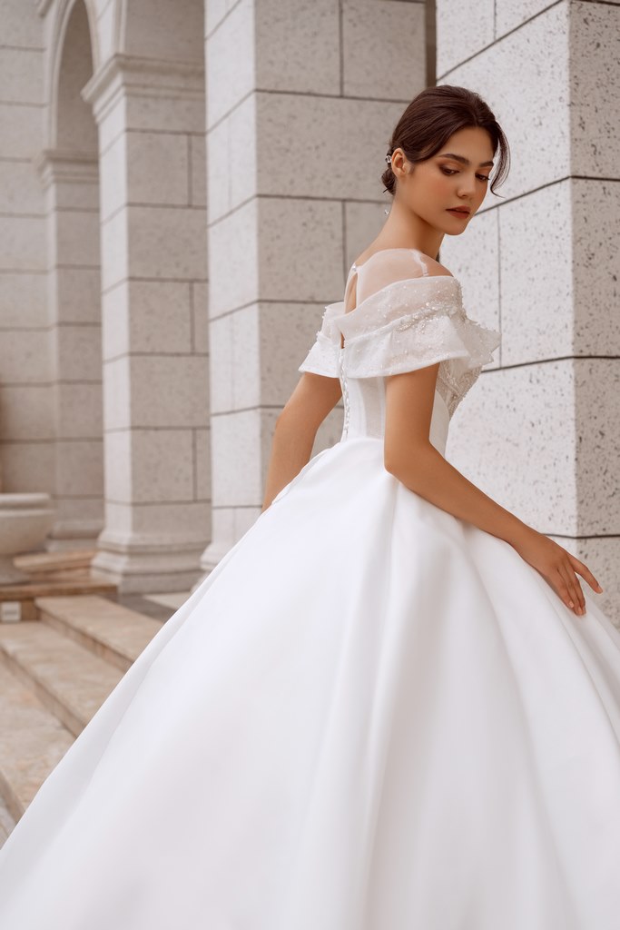 Top 10 bộ váy cưới cổ điển đẹp sang chảnh hot nhất năm 2022