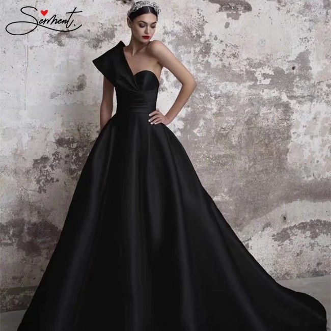33 Mẫu Váy Cưới Màu Đen Đẹp Nhất, Toát Lên Vẻ Đẹp Huyền Bí