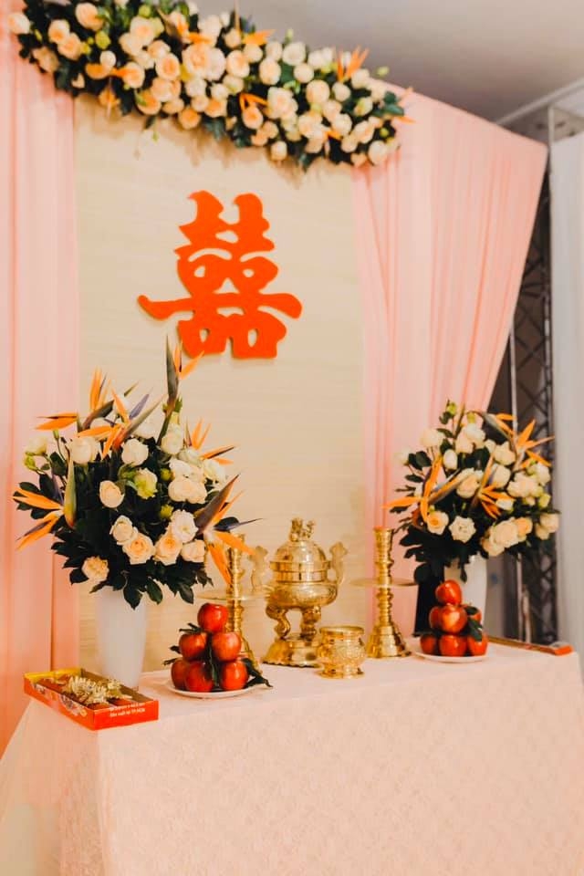 Cách trang trí bàn thờ gia tiên ngày cưới đầy đủ nhất l Namtay | Nắmtay.vn